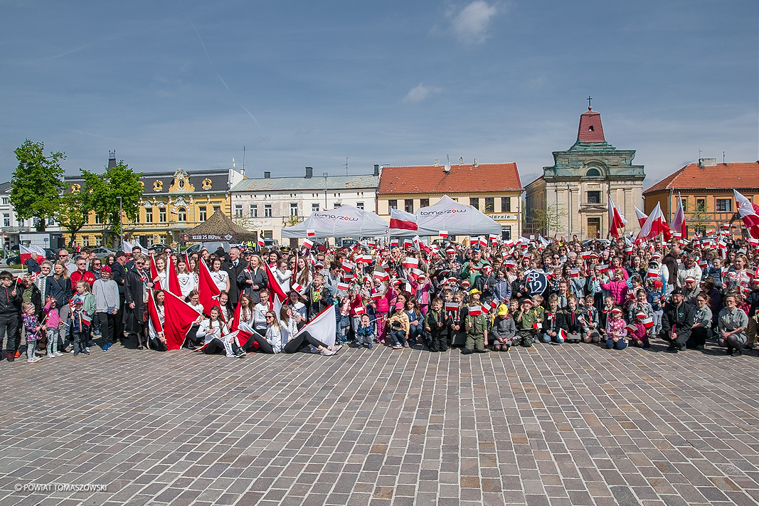 Dzień Flagi Rzeczypospolitej Polskiej w Tomaszowie Maz. 