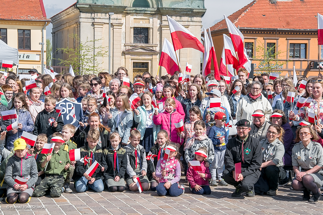 Dzień Flagi Rzeczypospolitej Polskiej w Tomaszowie Maz. 