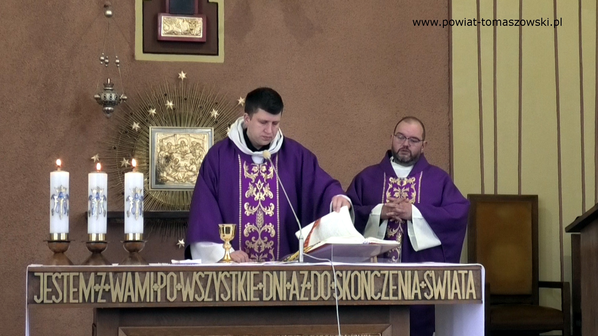 Niedzielne msze święte w kościele pw. Świętej Rodziny Niedzielne msze święte w kościele pw. Świętej Rodziny