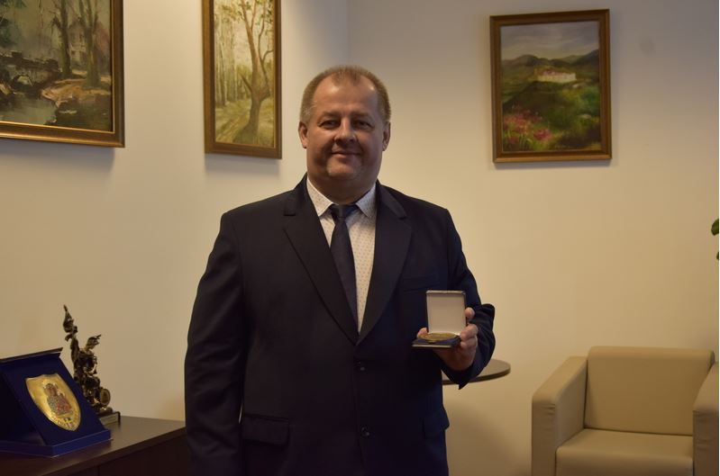 STAROSTA WYRÓŻNIONY MEDALEM JUBILEUSZOWYM NSZZ „SOLIDARNOŚĆ”
