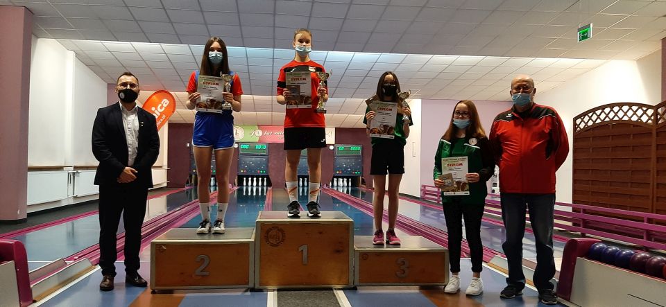 Na zdjęciu: zawodnicy Klubu Sportowego PILICA w Tomaszowie Mazowieckim, uczestniczący w XXXV Ogólnopolskim Młodzieżowym Turnieju Kręglarskim o Puchar Wronek Kręglarki Pilicy ponownie z medalami