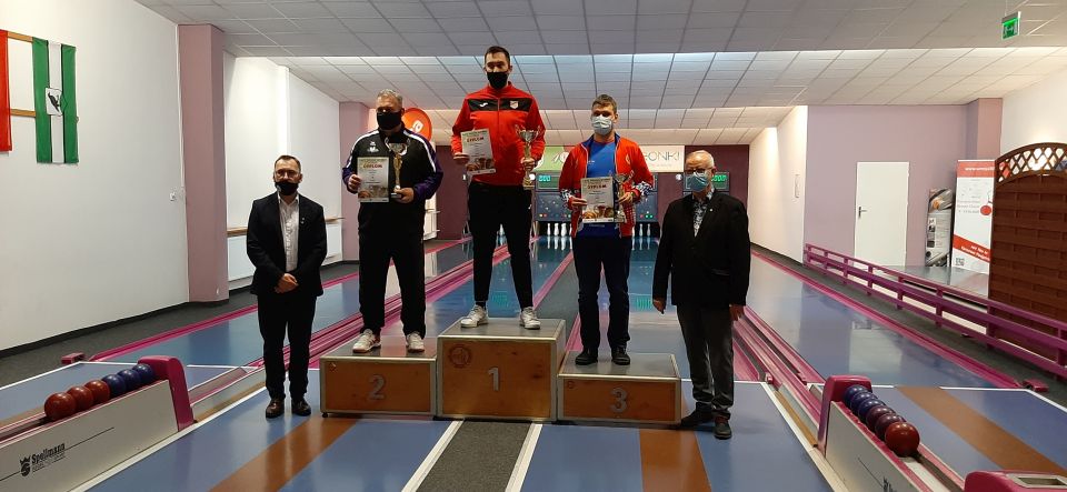 Na zdjęciu: zawodnicy Klubu Sportowego PILICA w Tomaszowie Mazowieckim, uczestniczący w XXXV Ogólnopolskim Młodzieżowym Turnieju Kręglarskim o Puchar Wronek Kręglarki Pilicy ponownie z medalami