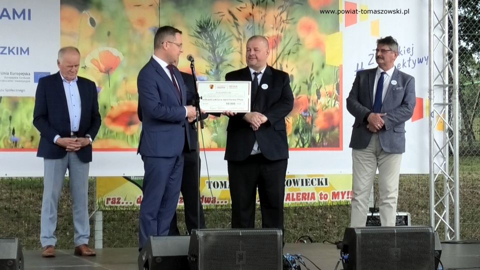 Na zdjęciu: zdjęcie z festynu rodzinnego „Lato z Funduszami Europejskimi, zorganizowanego 23 lipca 2021 roku w Twardej w gminie Tomaszów Mazowieckim, przez Urząd Marszałkowski w Łodzi