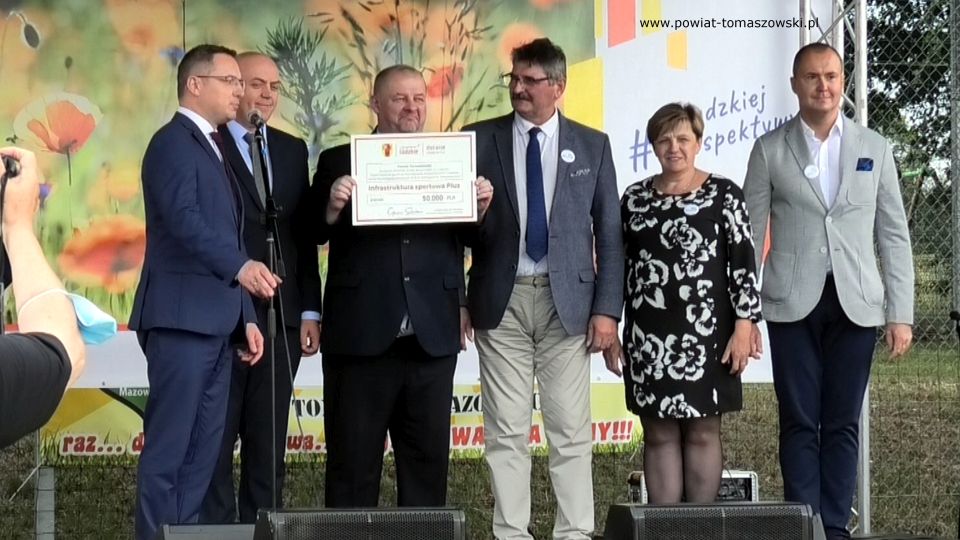 Na zdjęciu: zdjęcie z festynu rodzinnego „Lato z Funduszami Europejskimi, zorganizowanego 23 lipca 2021 roku w Twardej w gminie Tomaszów Mazowieckim, przez Urząd Marszałkowski w Łodzi