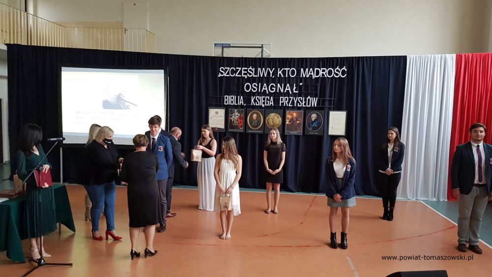 POWIATOWE OBCHODY DNIA EDUKACJI NARODOWEJ - NAGRODY STAROSTY DLA PRACOWNIKÓW OŚWIATY