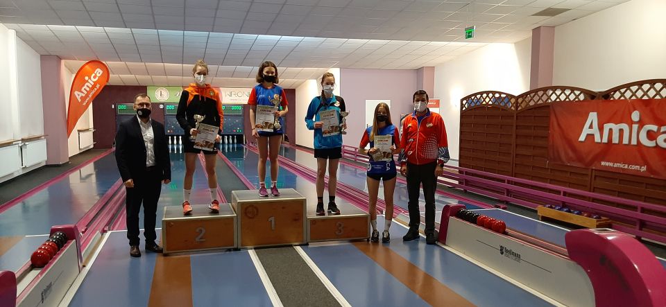 Na zdjęciu: zawodnicy Klubu Sportowego PILICA w Tomaszowie Mazowieckim, uczestniczący w XXXV Ogólnopolskim Młodzieżowym Turnieju Kręglarskim o Puchar Wronek Kręglarki Pilicy ponownie z medalami