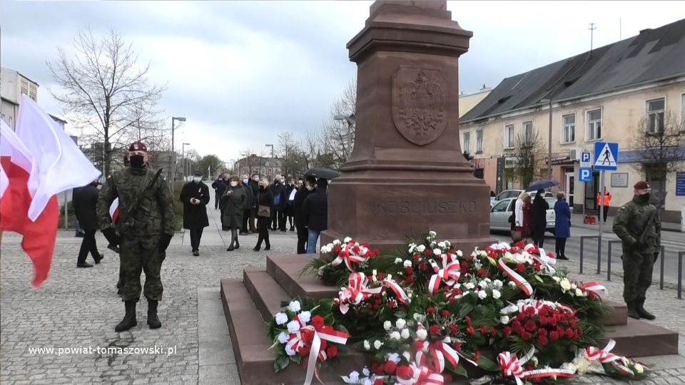 Na zdjęciu: pomnik Tadeusza Kościuszki w 230. rocznicę uchwalenia Konstytucji 3 Maja