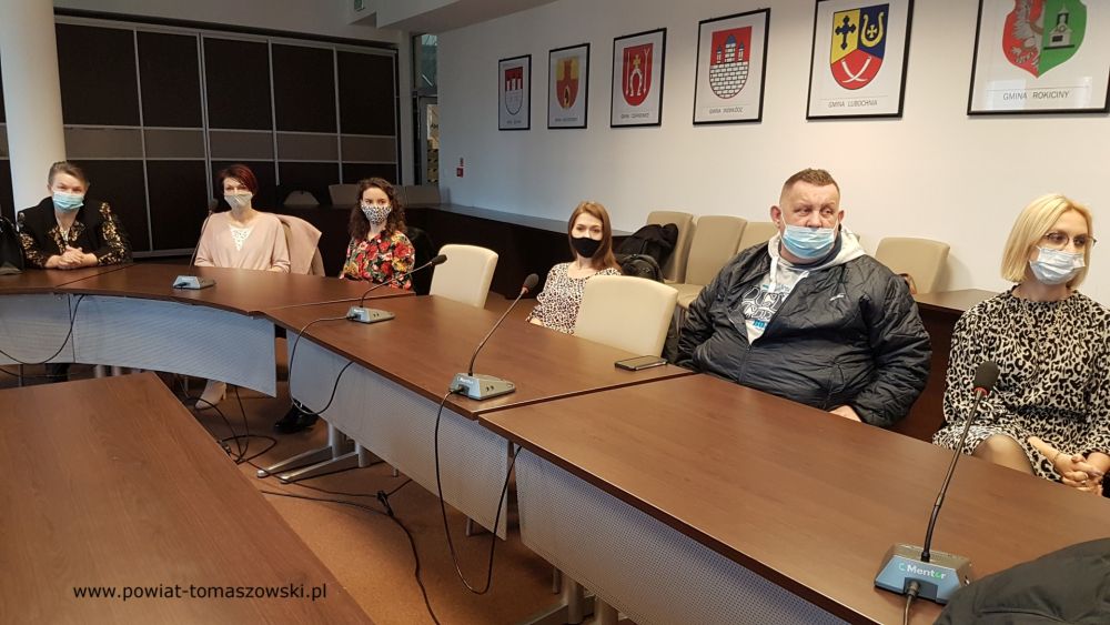 Powiatowy Mikołaj obdarował dzieci w szpitalu i domach dziecka