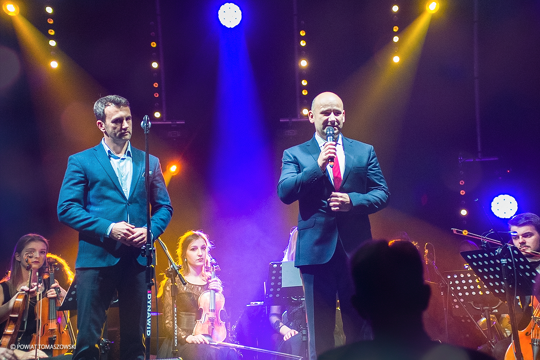 Koncert Noworoczny w wykonaniu Młodzieżowej Orkiestry Symfonicznej "Symfonia Juventus" pod dyrekcją Kamila Wrony Koncert Noworoczny w wykonaniu Młodzieżowej Orkiestry Symfonicznej "Symfonia Juventus" pod dyrekcją Kamila Wrony