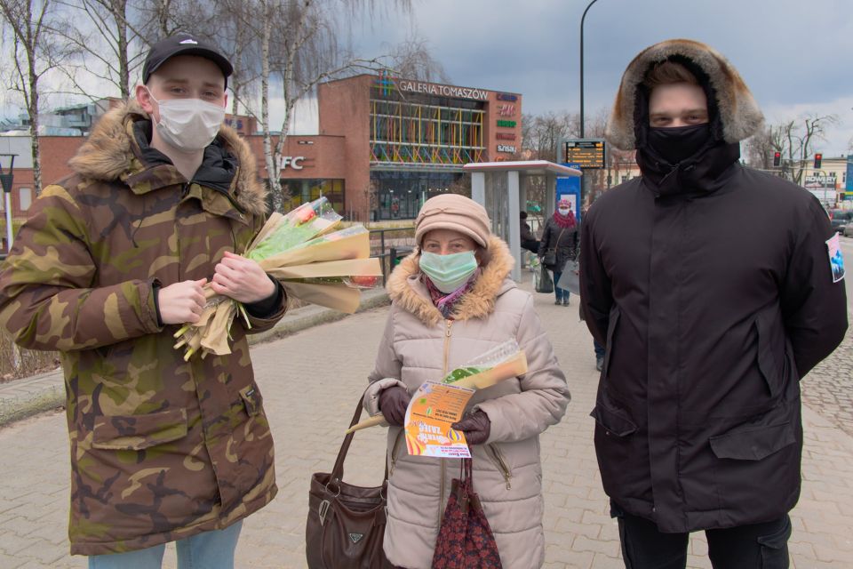 Najlepsze życzenia dla Pań od Powiatowego Centrum Animacji Społecznej