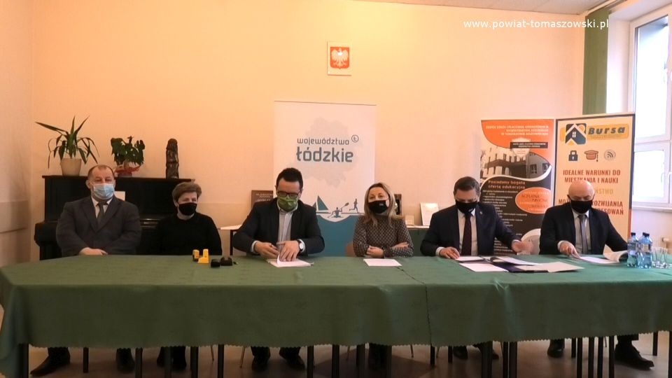 Podpisana umowa na termomodernizację budynku Publicznej Szkoły Podstawowej w Brzustowie