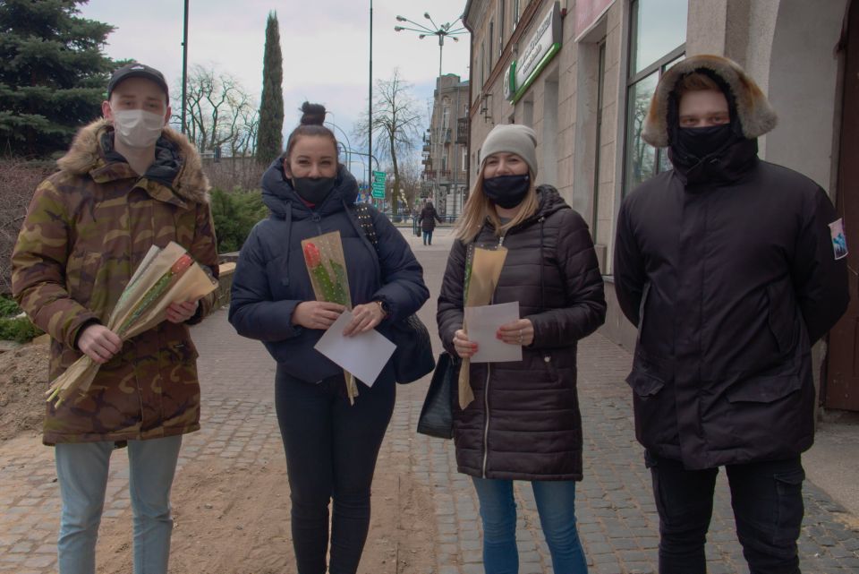 Najlepsze życzenia dla Pań od Powiatowego Centrum Animacji Społecznej