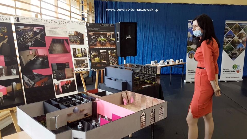 Na zdjęciu: Gala finałowa XVIII edycji Powiatowego Konkursu „Zaprojektuj swój świat” organizowanego co roku dla uczniów szkół podstawowych przez Zespół Szkół Ponadpodstawowych nr 6 im. Stanisława Wyspiańskiego w Tomaszowie Mazowieckim