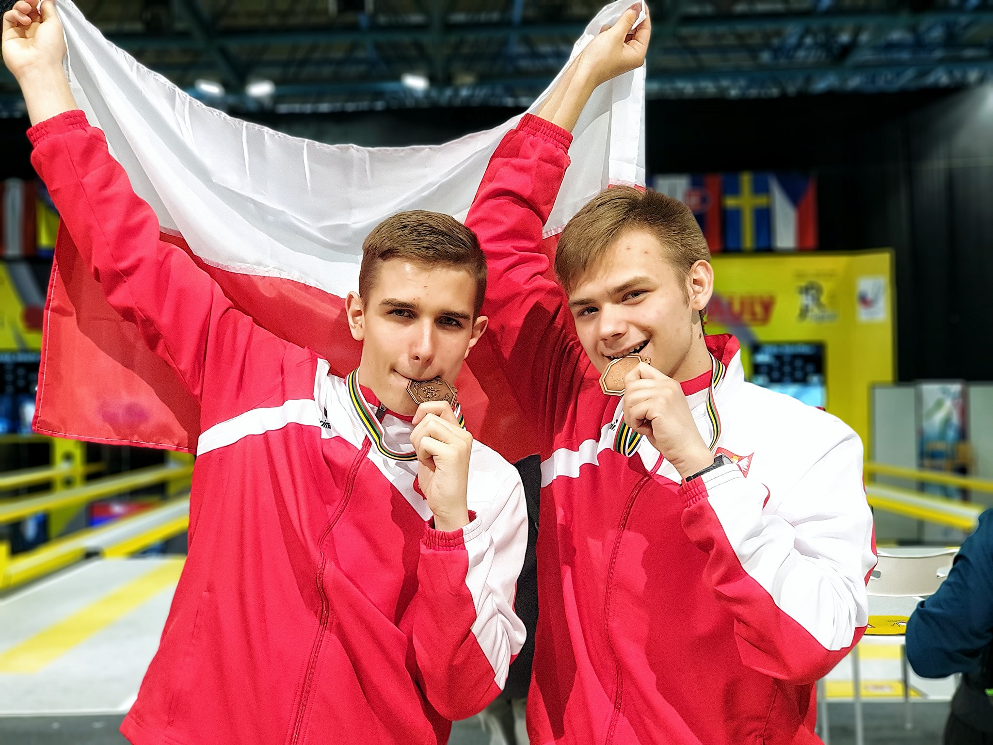 Szymon Kosz z KS Pilica Tomaszów Maz. brązowym medalistą mistrzostw świata w kręglarstwie w Czechach Szymon Kosz z KS Pilica Tomaszów Maz. brązowym medalistą mistrzostw świata w kręglarstwie w Czechach