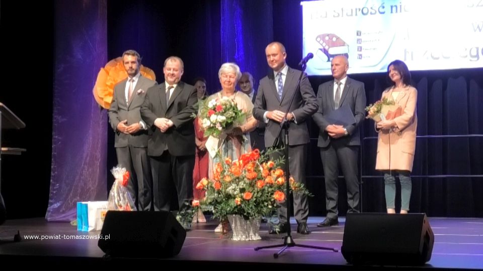 Na zdjęciu: zdjęcie z obchodów jubileuszu 15-lecia działalności Tomaszowskiego Uniwersytetu Trzeciego Wieku