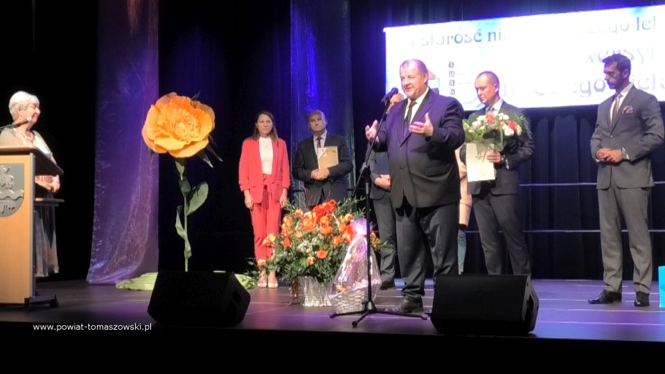 Na zdjęciu: zdjęcie z obchodów jubileuszu 15-lecia działalności Tomaszowskiego Uniwersytetu Trzeciego Wieku