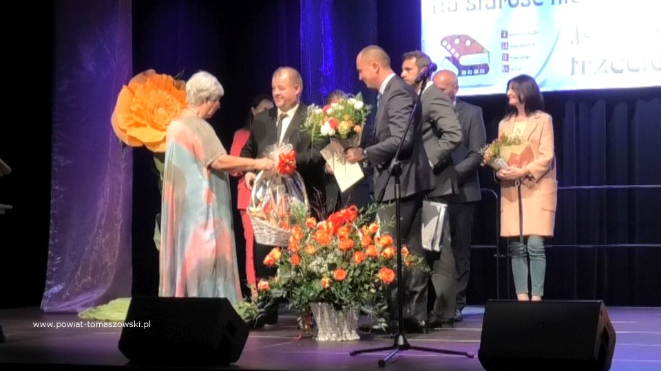 Na zdjęciu: zdjęcie z obchodów jubileuszu 15-lecia działalności Tomaszowskiego Uniwersytetu Trzeciego Wieku