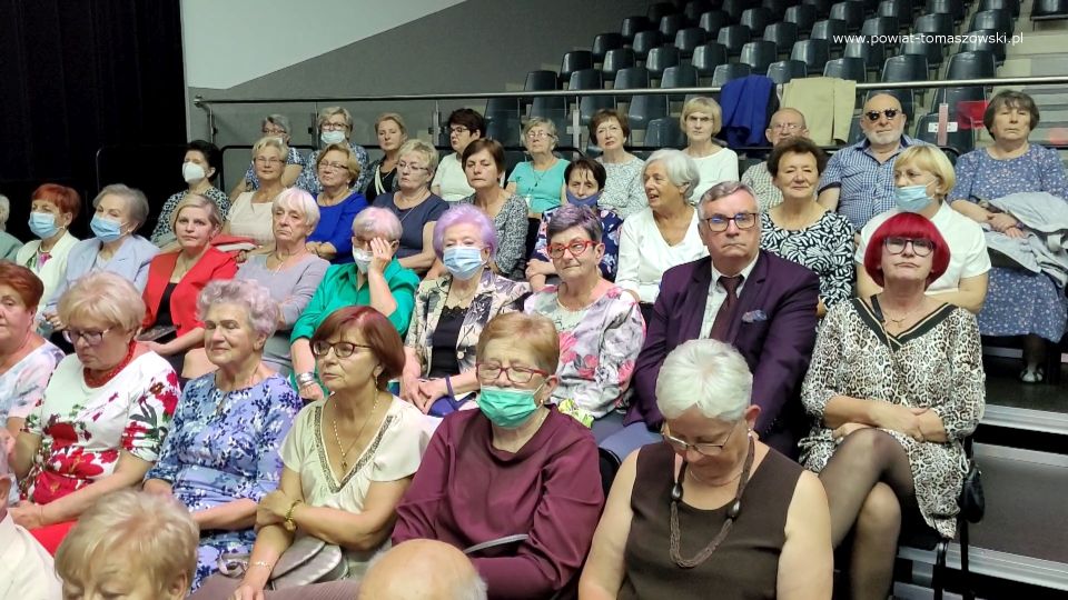 Na zdjęciu: zdjęcie z obchodów jubileuszu 15-lecia działalności Tomaszowskiego Uniwersytetu Trzeciego Wieku