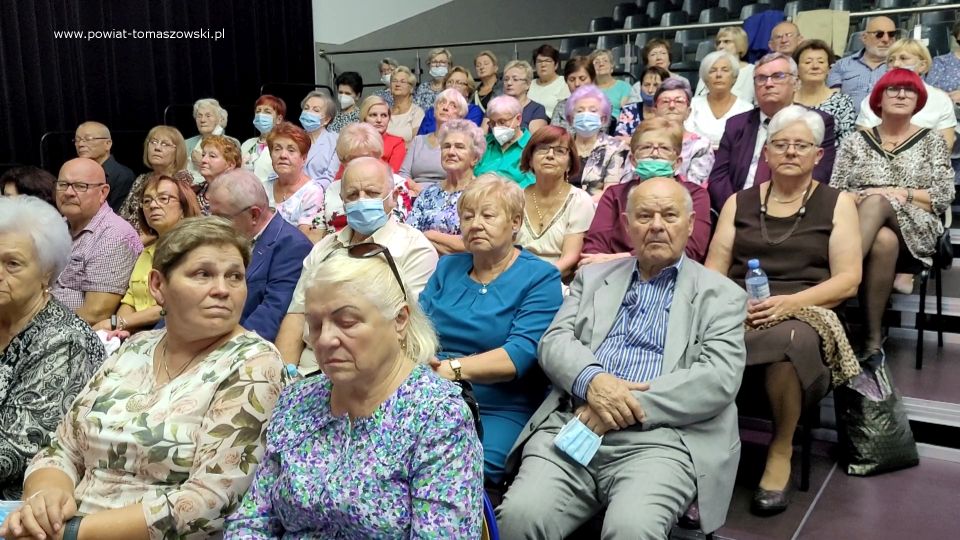 Na zdjęciu: zdjęcie z obchodów jubileuszu 15-lecia działalności Tomaszowskiego Uniwersytetu Trzeciego Wieku