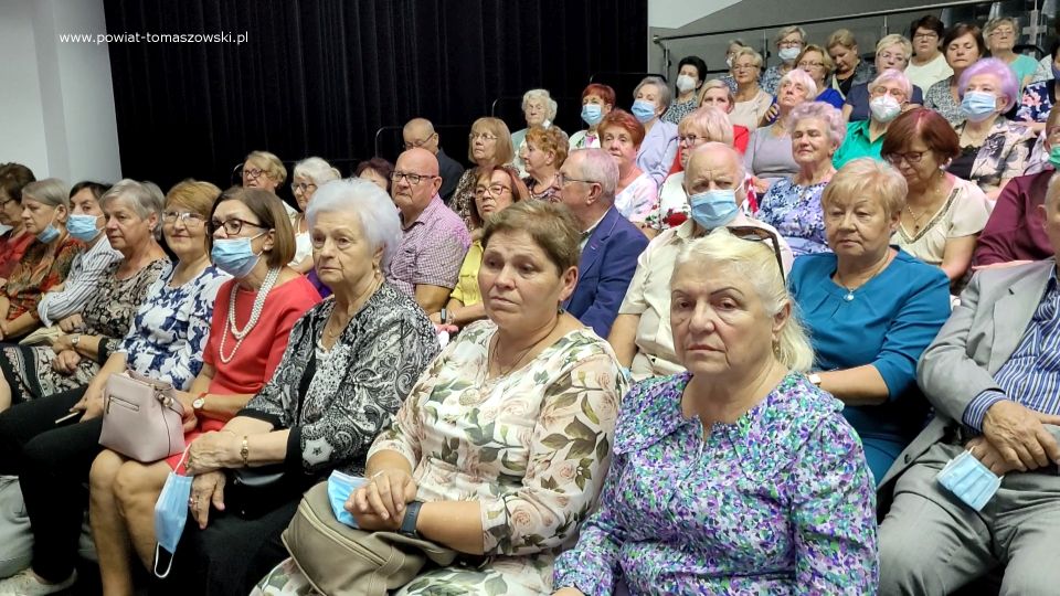 Na zdjęciu: zdjęcie z obchodów jubileuszu 15-lecia działalności Tomaszowskiego Uniwersytetu Trzeciego Wieku
