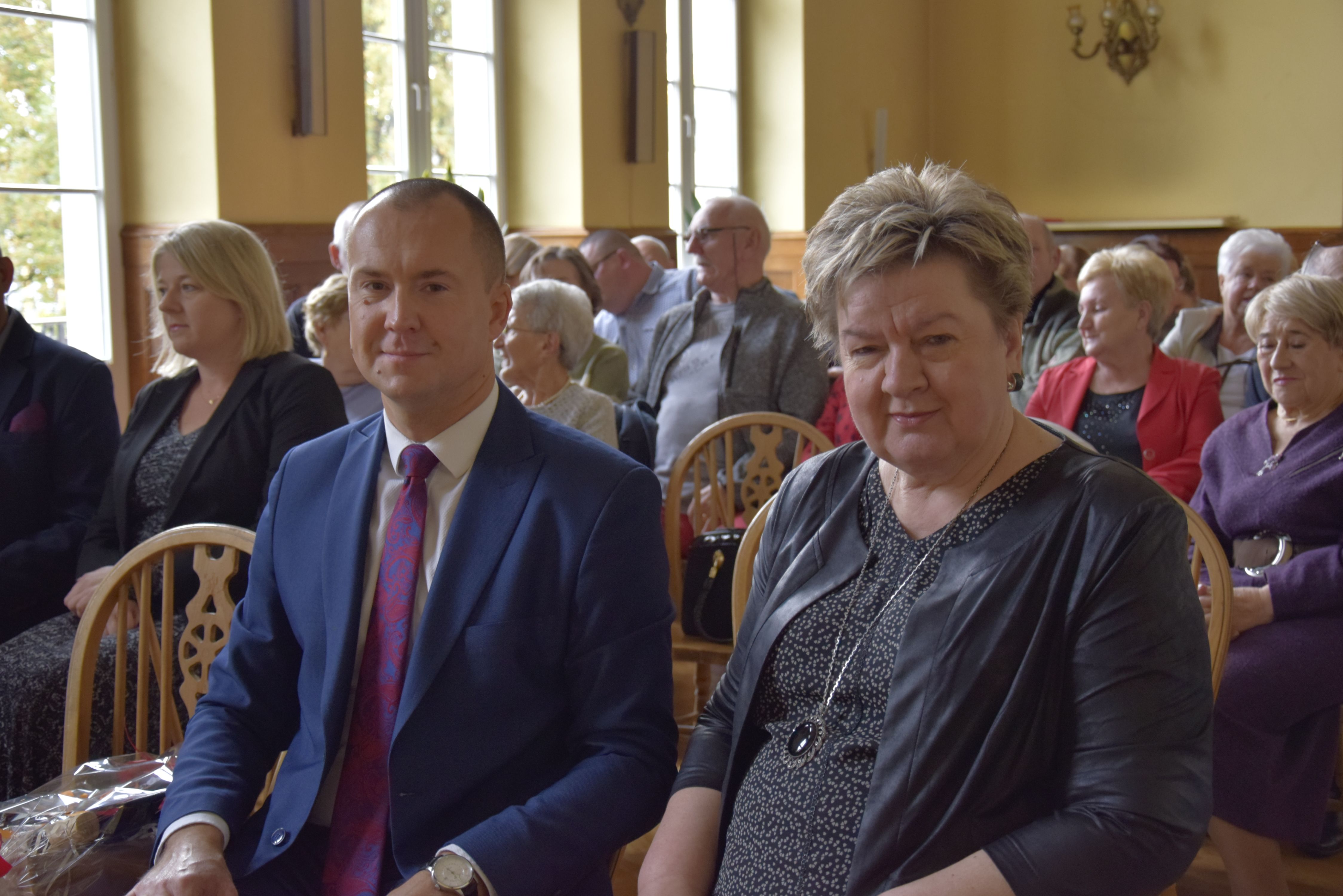  Zdjęcie z uroczystości 70-lecia Koła Polskiego Związku Niewidomych w Tomaszowie Mazowieckim, która odbyła się 21 października 2022 roku
