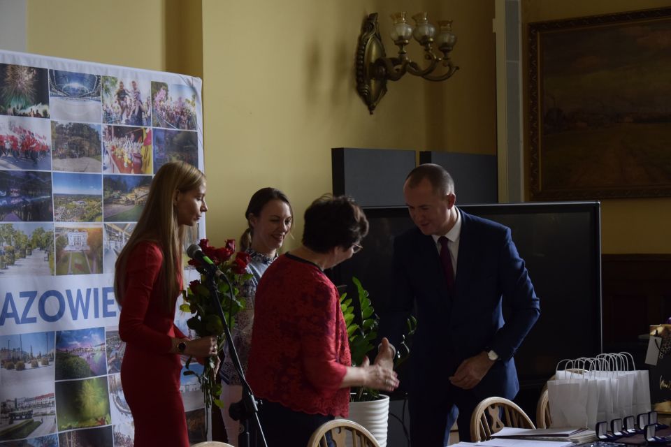  Zdjęcie z uroczystości 70-lecia Koła Polskiego Związku Niewidomych w Tomaszowie Mazowieckim, która odbyła się 21 października 2022 roku