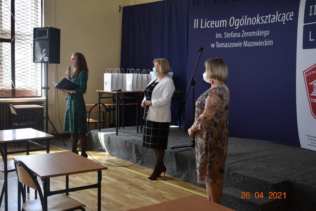 Na zdjęciu: gala finałowa I Powiatowego Konkurs Matematyczny „Arbuz do kwadratu” w II LO