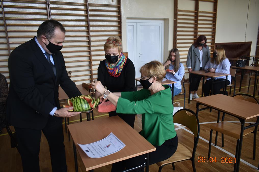 Na zdjęciu: gala finałowa I Powiatowego Konkurs Matematyczny „Arbuz do kwadratu” w II LO