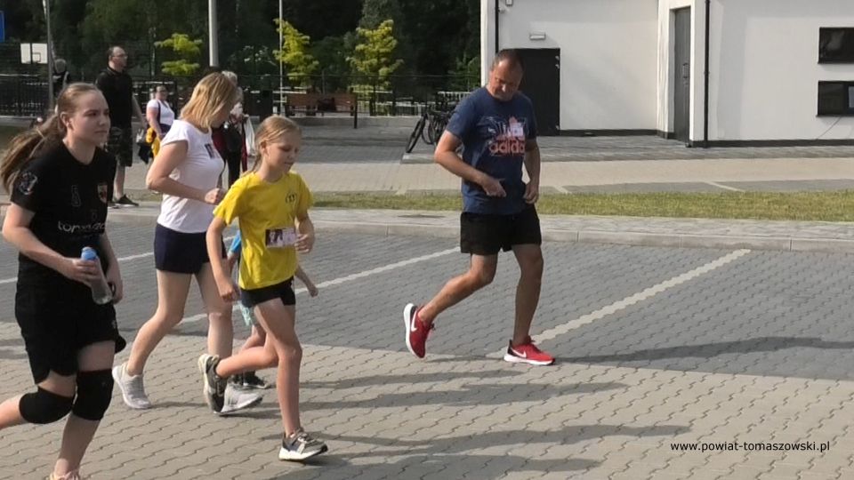 Na zdjęciu; zdjęcie z III Biegu Antoniańskiego, zorganizowanego przez Powiatowe Centrum Animacji Społecznej w Tomaszowie Mazowieckim dla uczczenia patrona miasta Tomaszowa Mazowieckiego i Powiatu Tomaszowskiego, 11 czerwca 2021