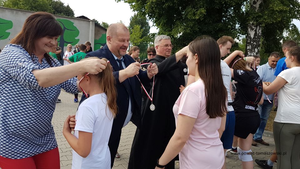 Na zdjęciu; zdjęcie z III Biegu Antoniańskiego, zorganizowanego przez Powiatowe Centrum Animacji Społecznej w Tomaszowie Mazowieckim dla uczczenia patrona miasta Tomaszowa Mazowieckiego i Powiatu Tomaszowskiego, 11 czerwca 2021
