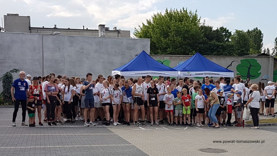 Na zdjęciu; zdjęcie z III Biegu Antoniańskiego, zorganizowanego przez Powiatowe Centrum Animacji Społecznej w Tomaszowie Mazowieckim dla uczczenia patrona miasta Tomaszowa Mazowieckiego i Powiatu Tomaszowskiego, 11 czerwca 2021