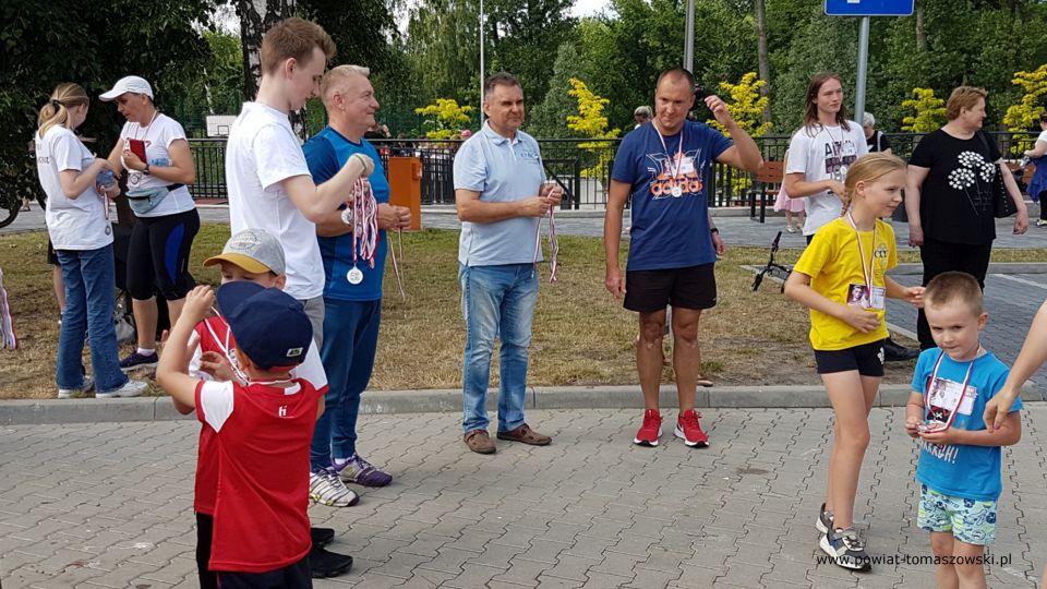 Na zdjęciu; zdjęcie z III Biegu Antoniańskiego, zorganizowanego przez Powiatowe Centrum Animacji Społecznej w Tomaszowie Mazowieckim dla uczczenia patrona miasta Tomaszowa Mazowieckiego i Powiatu Tomaszowskiego, 11 czerwca 2021