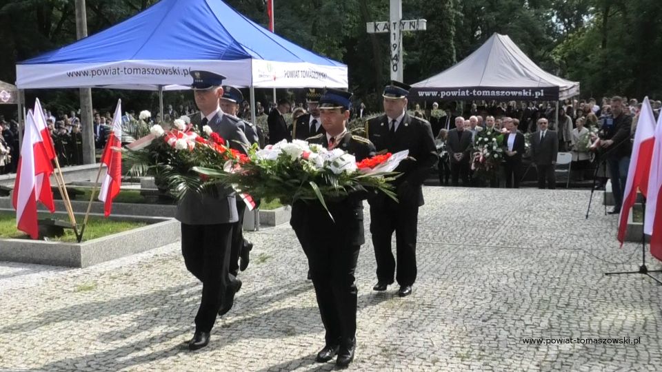 Na zdjęciu: zdjęcie z uroczystości na Cmentarzu Wojennym w Tomaszowie Mazowieckim, w 82. rocznicę wybuchu II wojny światowej i walk o Tomaszów Mazowiecki, które odbyły się 1 września 2021 roku
