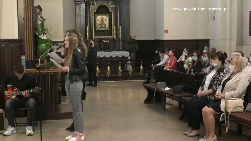 Na zdjęciu: wierni na mszy odpustowej w Sanktuarium św. Antoniego w Tomaszowie Mazowieckim 13 czerwca 2021 roku, w Dniu Świętego Antoniego – patrona miasta Tomaszowa Mazowieckiego i powiatu tomaszowskiego Na zdjęciu: wierni na mszy odpustowej w Sanktuarium św. Antoniego w Tomaszowie Mazowieckim 13 czerwca 2021 roku, w Dniu Świętego Antoniego – patrona miasta Tomaszowa Mazowieckiego i powiatu tomaszowskiego
