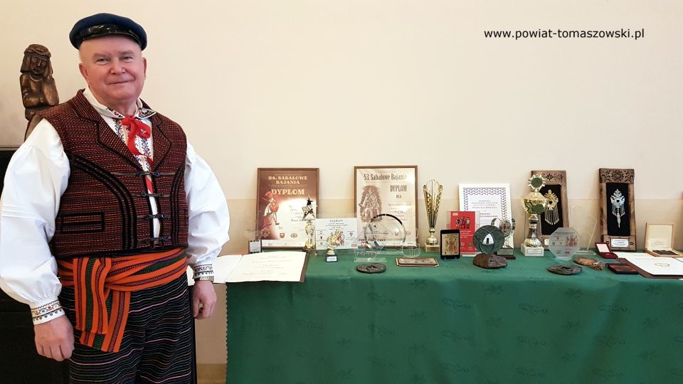 Medal Zasłużony Kulturze - Gloria Artis dla Romana Wojciechowskiego, twórcy ludowego z powiatu tomaszowskiego