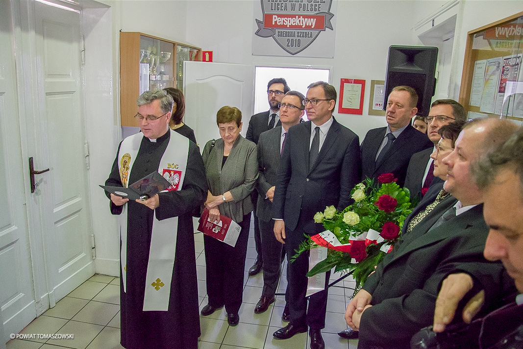 Uroczyste odsłonięcie tablicy "Orlęta" w 1 LO