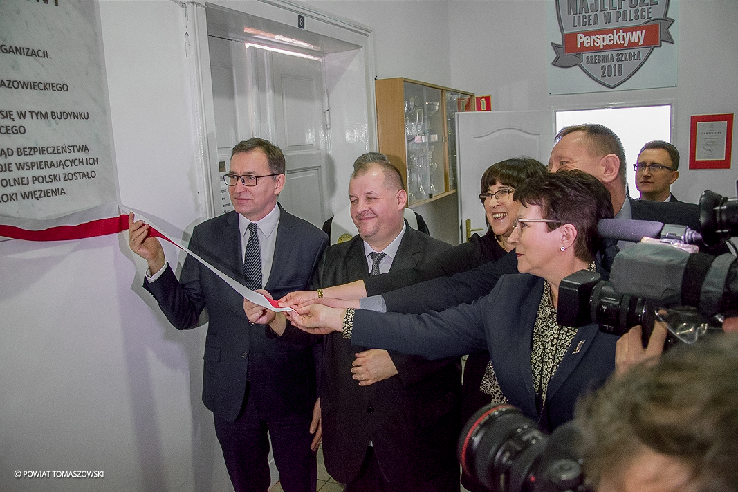 Uroczyste odsłonięcie tablicy "Orlęta" w 1 LO
