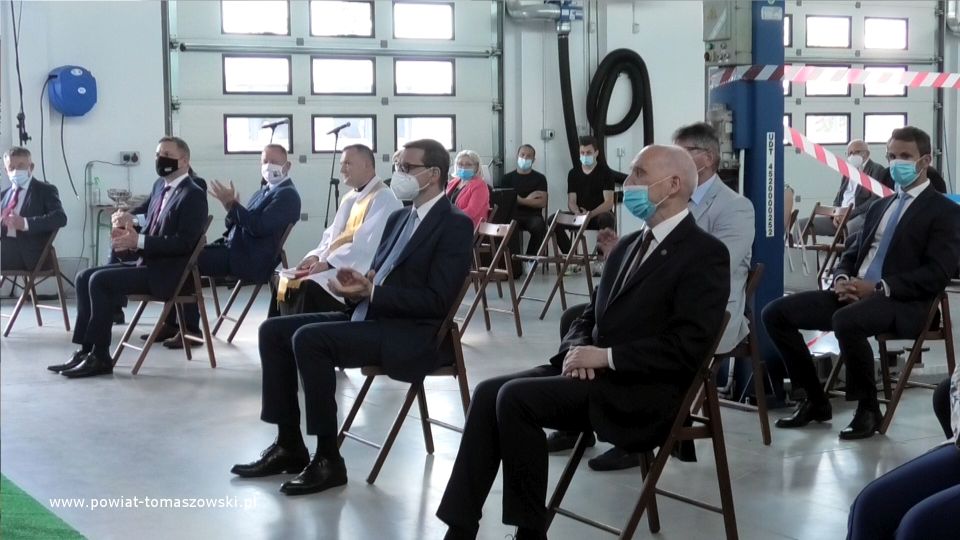 Na zdjęciu: zdjęcie z uroczystego otwarcia Centrum Kształcenia Zawodowego przy Zespole Szkół Ponadpodstawowych im. Jana Pawła II w Tomaszowie Mazowieckim, z udziałem Premiera Mateusza Morawieckiego, które odbyło się 7 czerwca 2021 roku