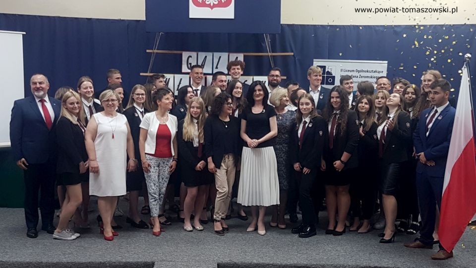 zdjęcie z gali finałowej „Młodzi Przedsiębiorcy 2020/2021” w II  Liceum Ogólnokształcącym im. Stefana Żeromskiego w Tomaszowie Mazowieckim