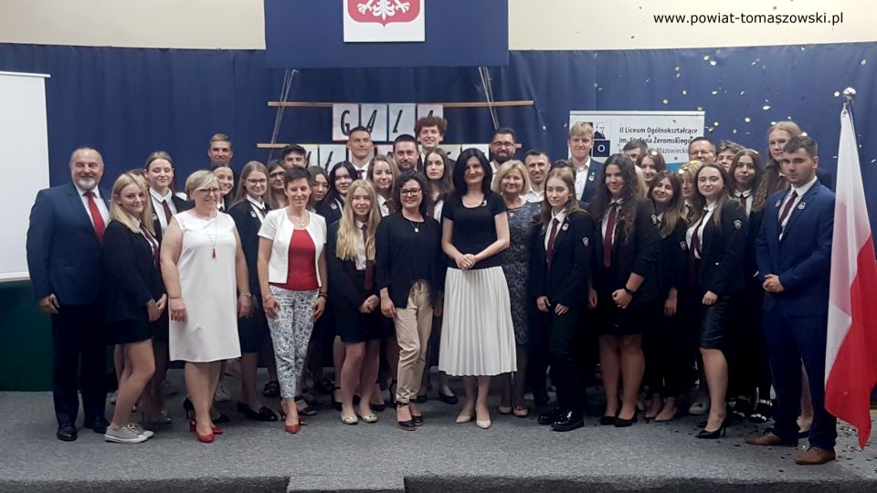 zdjęcie z gali finałowej „Młodzi Przedsiębiorcy 2020/2021” w II  Liceum Ogólnokształcącym im. Stefana Żeromskiego w Tomaszowie Mazowieckim
