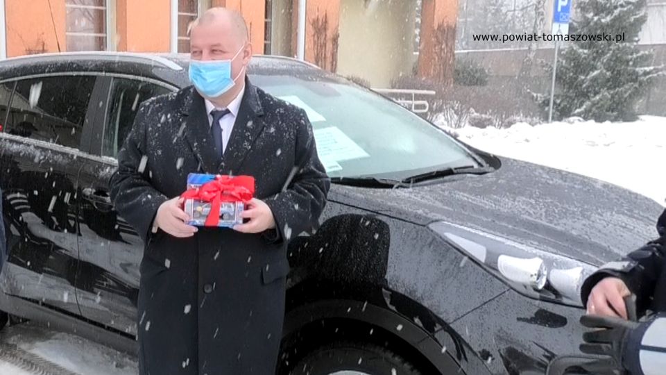 Nowy samochód dla Policji z dofinansowaniem Powiatu Tomaszowskiego i Gminy Tomaszów Mazowiecki
