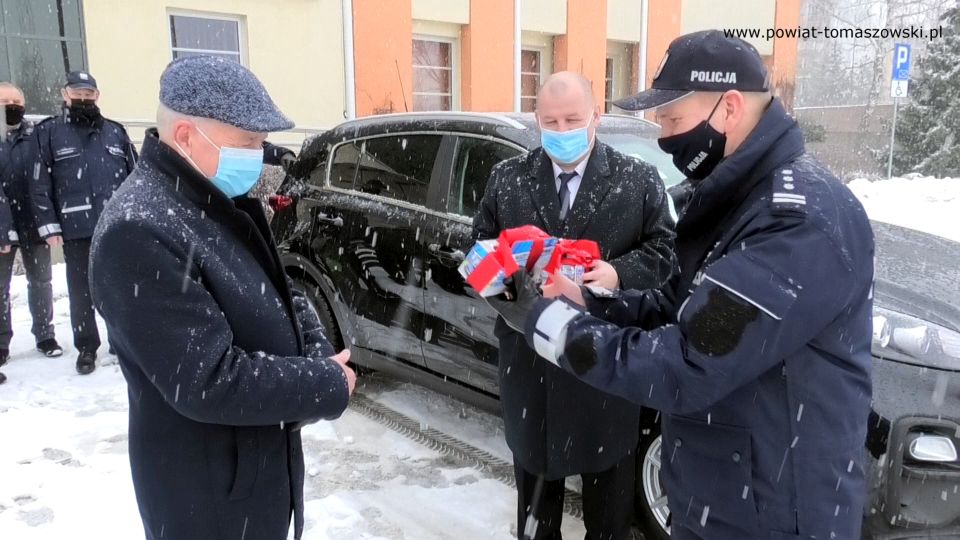 Nowy samochód dla Policji z dofinansowaniem Powiatu Tomaszowskiego i Gminy Tomaszów Mazowiecki