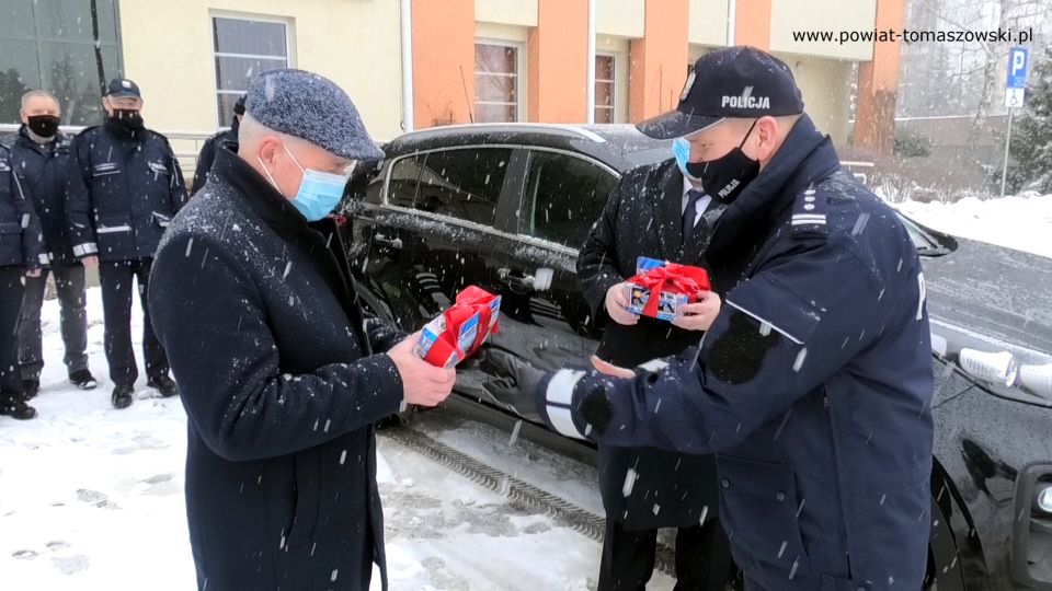 Nowy samochód dla Policji z dofinansowaniem Powiatu Tomaszowskiego i Gminy Tomaszów Mazowiecki