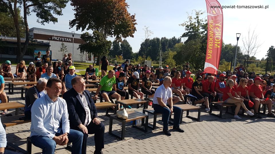 Na zdjęciu: zdjęcie z XV Ogólnopolskiego Spływu Kajakowego Pilica Zachwyca im. Doroty Ambroziak, zorganizowanego przez Klub Sportowy AMBER z Tomaszowa Mazowieckiego w dniach 10-12 września 2021 roku Na zdjęciu: zdjęcie z XV Ogólnopolskiego Spływu Kajakowego Pilica Zachwyca im. Doroty Ambroziak, zorganizowanego przez Klub Sportowy AMBER z Tomaszowa Mazowieckiego w dniach 10-12 września 2021 roku