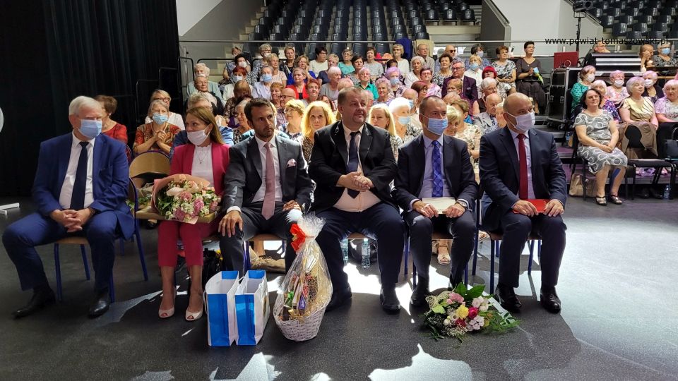 Na zdjęciu: zdjęcie z obchodów jubileuszu 15-lecia działalności Tomaszowskiego Uniwersytetu Trzeciego Wieku