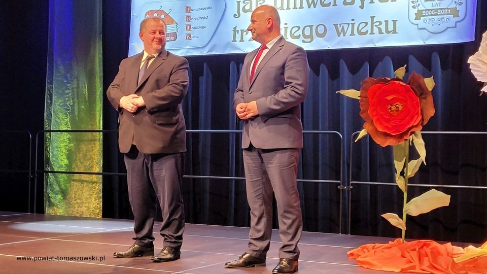 Na zdjęciu: zdjęcie z obchodów jubileuszu 15-lecia działalności Tomaszowskiego Uniwersytetu Trzeciego Wieku