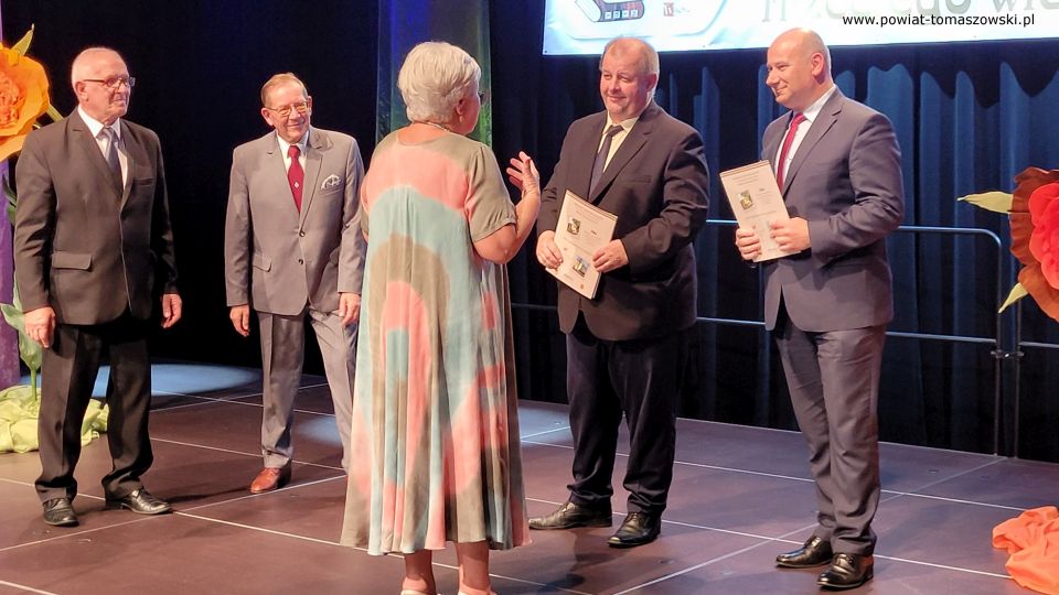 Na zdjęciu: zdjęcie z obchodów jubileuszu 15-lecia działalności Tomaszowskiego Uniwersytetu Trzeciego Wieku