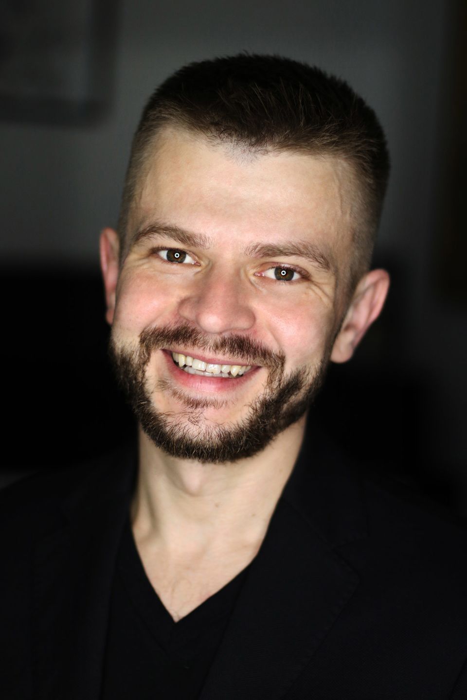 Na zdjęciu: Paweł Cłapiński - fortepian, który wystąpi na koncercie z cyklu "Z klasyką przez Polskę", który odbędzie się w Sanktuarium św. Anny w Smardzewicach 26 września 2021 roku o godz.16.00. Na zdjęciu: Paweł Cłapiński - fortepian, który wystąpi na koncercie z cyklu "Z klasyką przez Polskę", który odbędzie się w Sanktuarium św. Anny w Smardzewicach 26 września 2021 roku o godz.16.00.