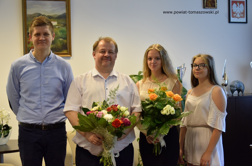 Uczniowie ZSP 2 dziękują Staroście Powiatu Tomaszowskiego