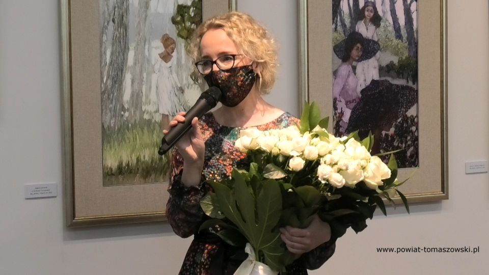 Martta Węg - w Noc Muzeów 2021, w Muzeum im. Antoniego hrabiego Ostrowskiego w Tomaszowie Mazowieckim, na wernisażu wystawy prac Marty Węgrzynowskiej – Martty Węg, zatytułowanej „Źródła”